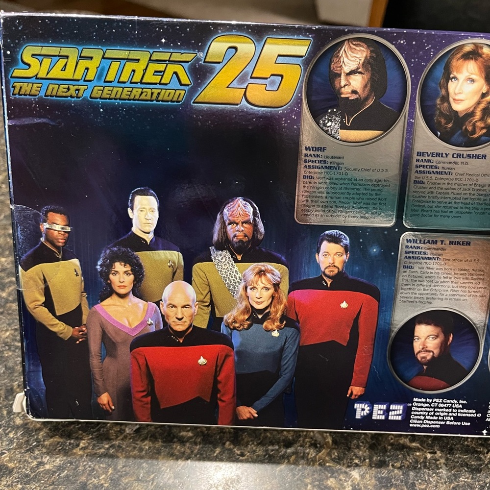 New in Original Box Pez, Star Trek The Next Generation Collectible Set No. 48925 - Picture 6 of 10